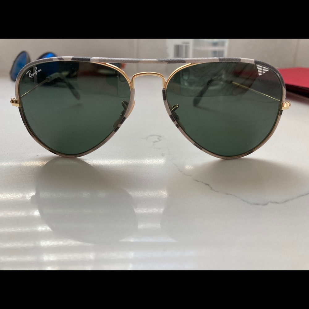 Ray-Ban Aviators - Picture 5 of 11